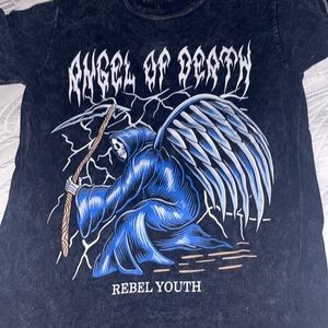 Women’s graphic shirt